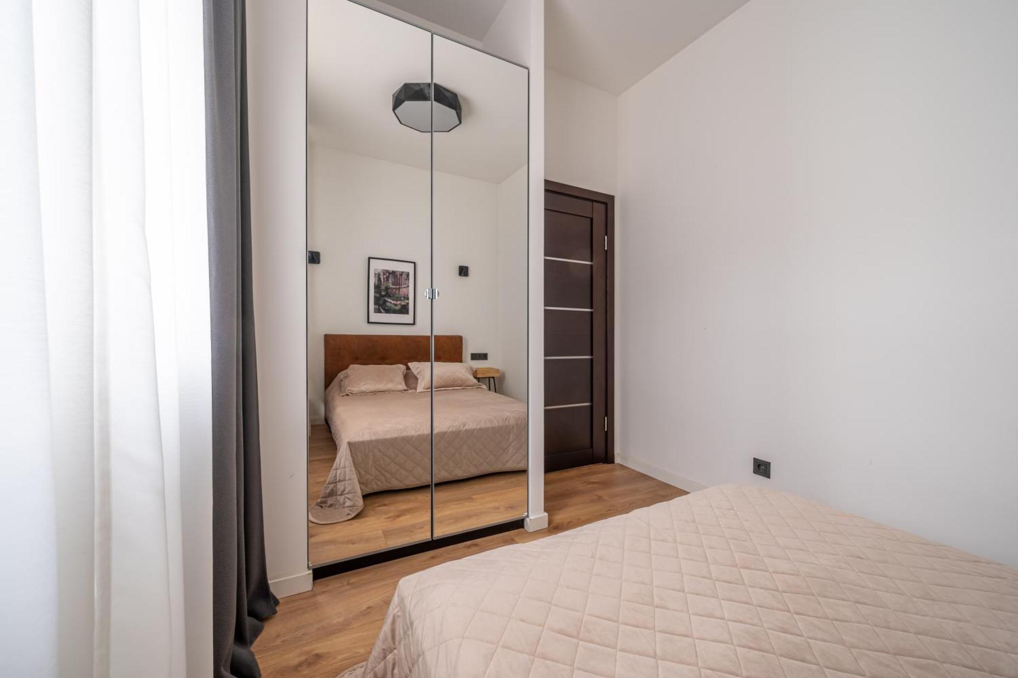 Lienes Iela Gem 1Br Apartment With Fireplace In Historic Unesco Center Riga Exterior foto