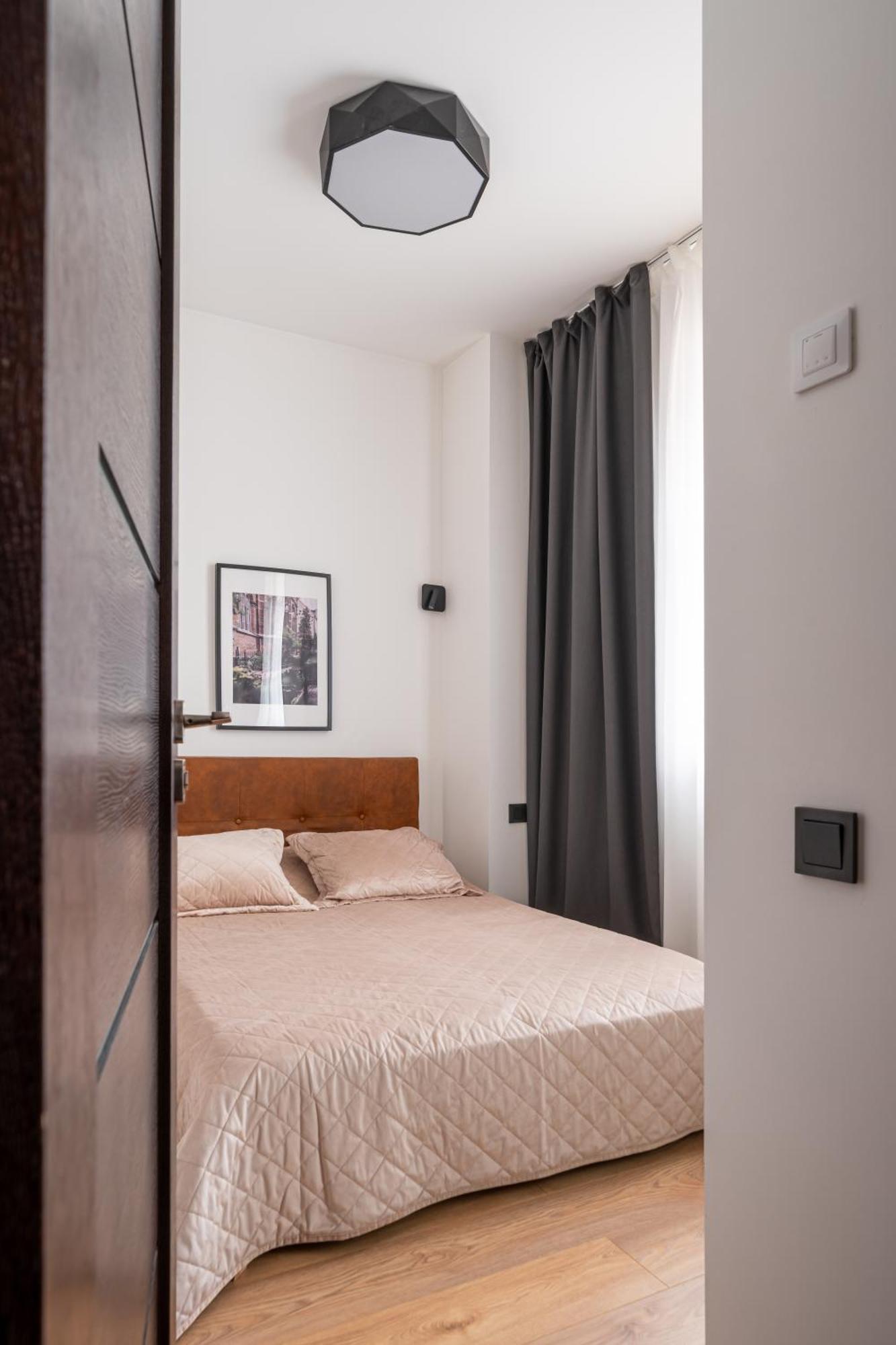 Lienes Iela Gem 1Br Apartment With Fireplace In Historic Unesco Center Riga Exterior foto